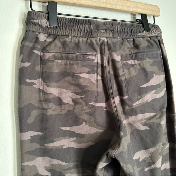 ATHLETA farallon jogger in black olive camo - Picture 9 of 10